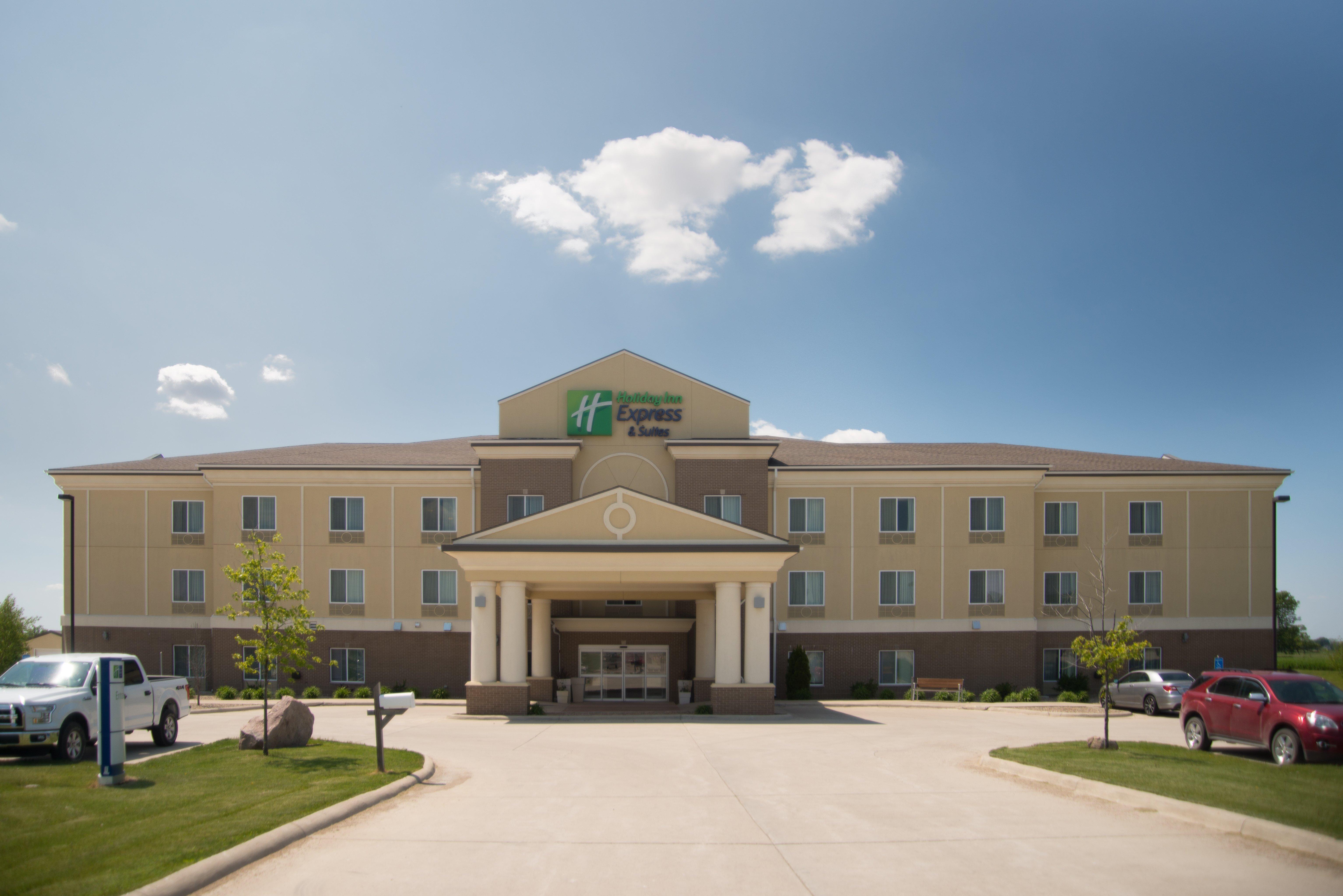 Holiday Inn Express & Suites Northwood, An Ihg Hotel Exterior foto