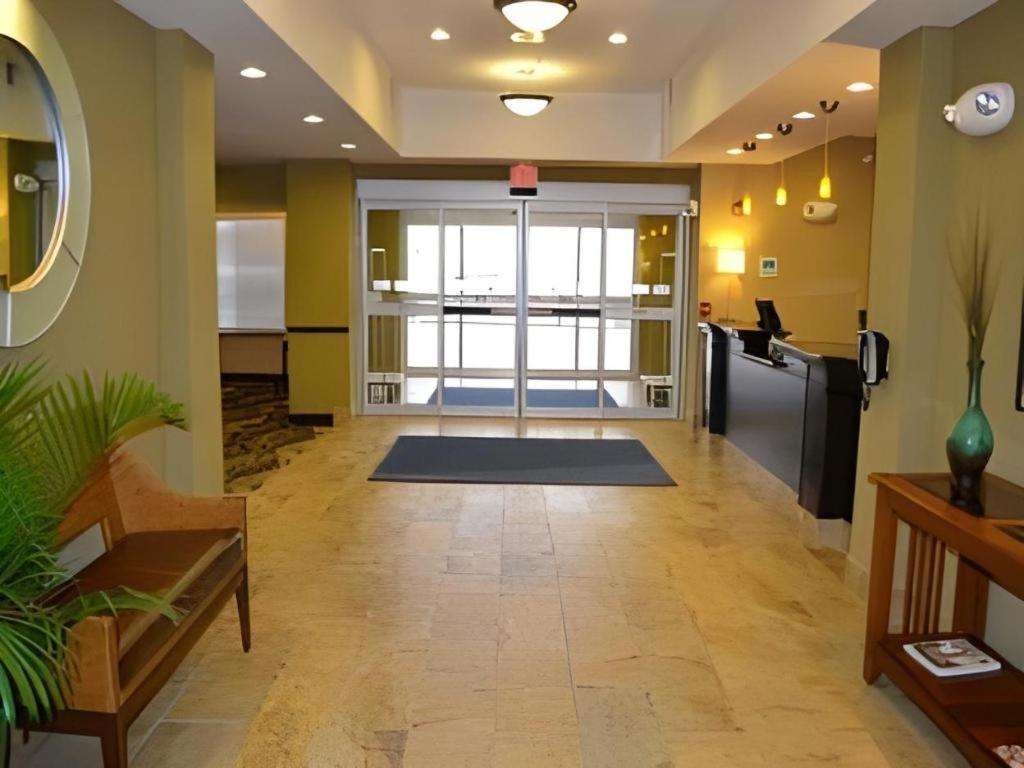 Holiday Inn Express & Suites Northwood By Ihg Silver Lake Exterior foto